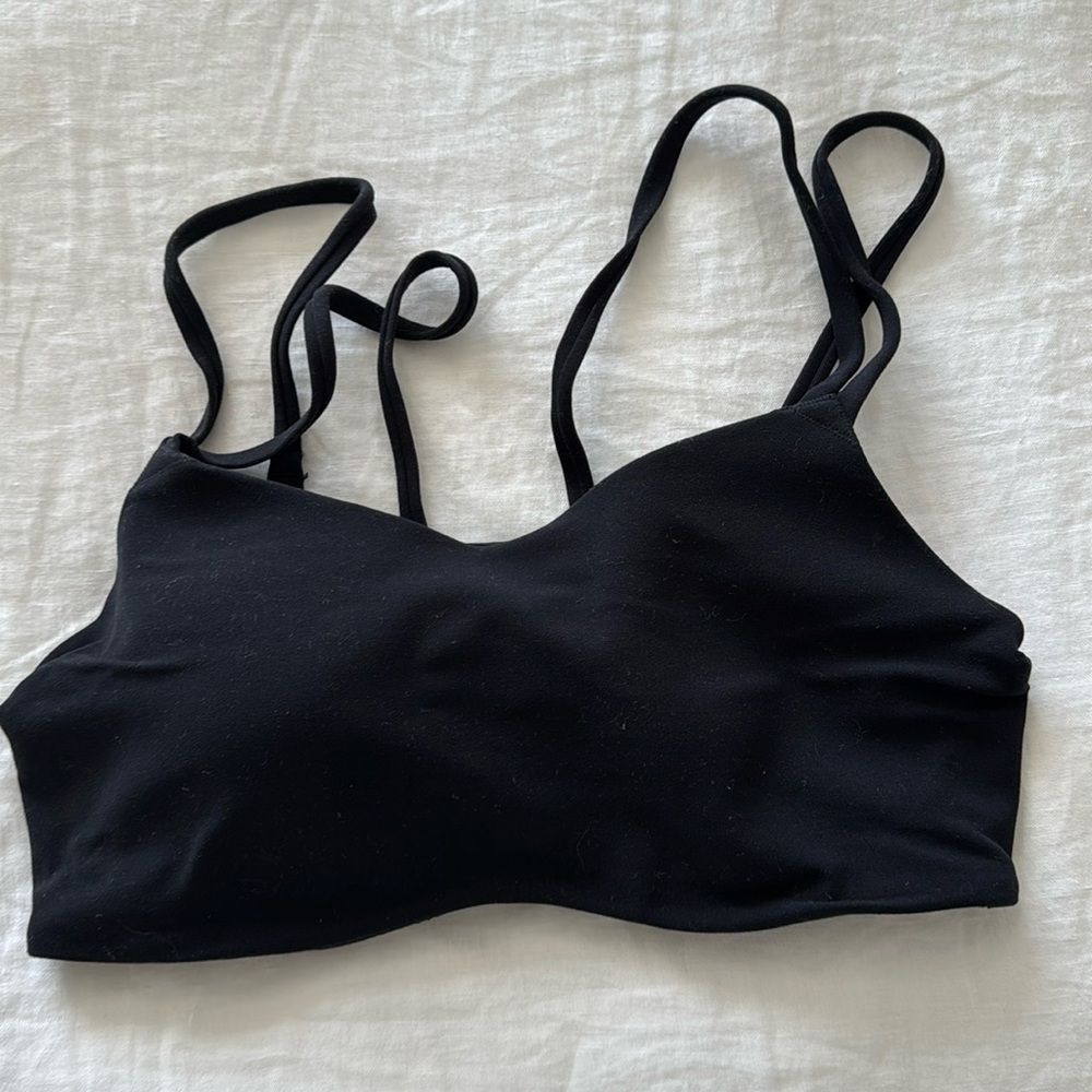 Nike Zenvy Strappy Sports Bra